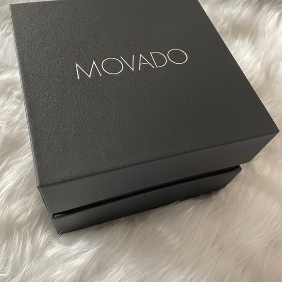 Movado Museum classic stainless steel with mother of pearl dial on rose gold main image 9